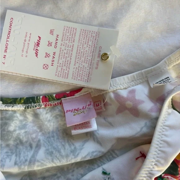 Pin-Up Stars Floral Bikini Set - Picture 4 of 6